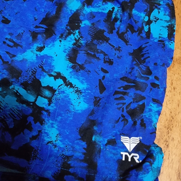 TYR Lined Swimming Shorts - Picture 6 of 8